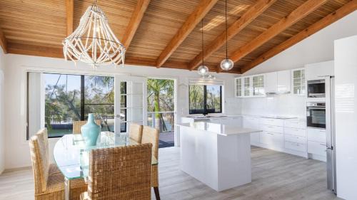 Yamba House | Copacabana House - Absolute Waterfront, Private Jetty