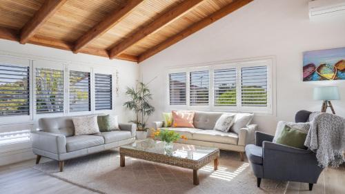 Yamba House | Copacabana House - Absolute Waterfront, Private Jetty