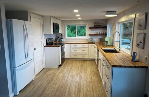 Copalis Beach House | Copalis Rocks beach. Razor Clamming!