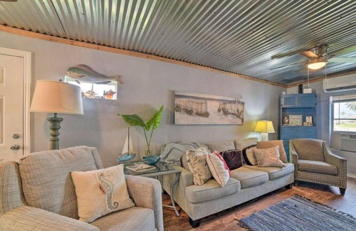 Rockport House | Copano Bay Cottage w/Private Dock & Kayaks!