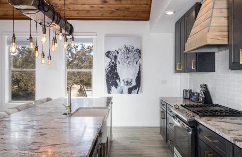 Orderville House | Copper Rock Ridge- Luxury, Pool Table, Hot Tub between Zion and Bryce