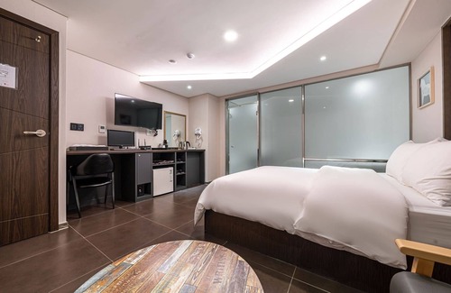 Guri Hotel | Copper THE Stay Here