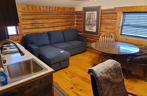 Saratoga Cabin | CopperLine Lodge