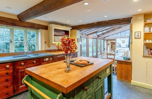 Ashton Under Hill Cottage | Coppice House - Pet Friendly near Broadway