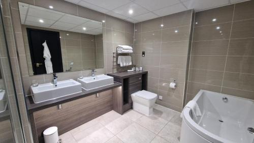 Bracknell Hotel | Coppid Beech