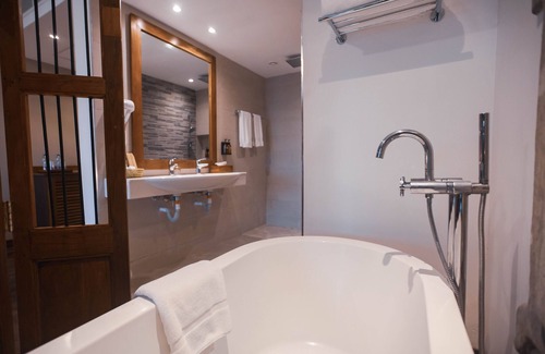 Masaki Hotel | Coral Beach Hotel Dar Es Salaam