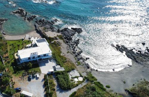 Fragkokastello House | Coral