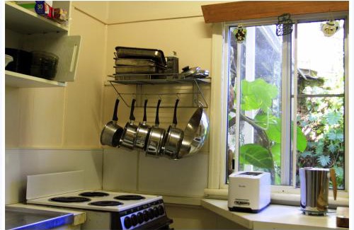 Townsville Bed & Breakfast | Coral Lodge Bed and Breakfast Inn
