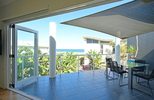 Old Bar House | Coral Palms Beach House