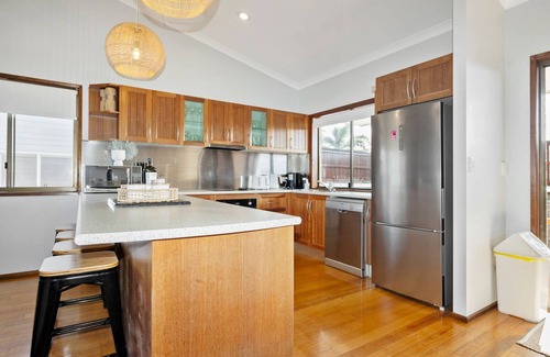 Bargara House | Coral Reef Stunning Beach Front Home