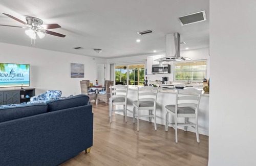 North Fort Myers House | Coral Way Escape is your private slice of Southwest Florida paradise