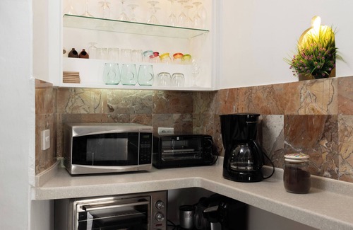 Wanstead Apartment | Coralita No.5, Oceanfront Apartment Near Sandy Lane
