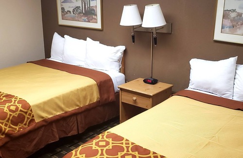 Mankato House | Coratel Inn & Suites by Jasper Mankato- Deluxe 2 Queen Bed NS