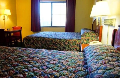 College Hill Hotel | Coratel Inn & Suites by Jasper Wesley-Comfort 2 Queen Bed Non-Smoking