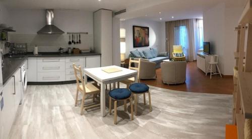 La Buhaira Apartment | Corazón de Nervión, excelente ubicación, opcion PARKING