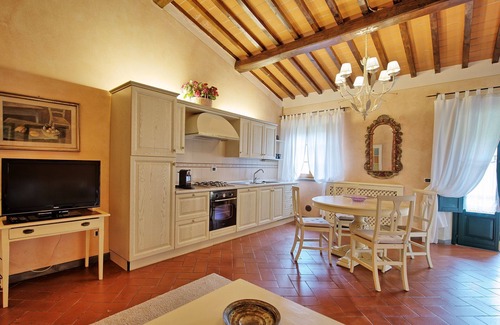 Empoli Apartment | Corbezzolo - Apartment with swimming pool