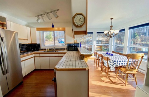 Havelock-Belmont-Methuen Cottage | Cordova Lake House