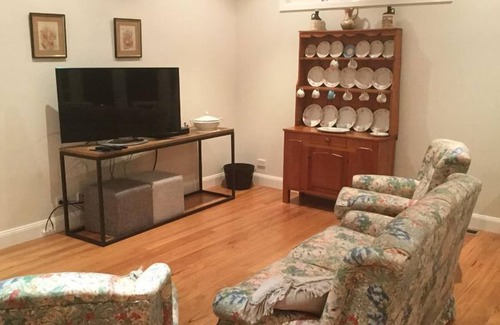 Moss Vale Cottage | Corelli Cottage - quaint 1920's cottage