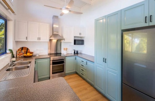 Corindi Beach House | Corindi Beach House - oceanfront sandy toes salty breezes