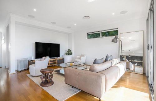 Suffolk Park House | Corker in Suffolk Park - Belle Escapes Byron Bay