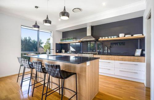 Suffolk Park House | Corker in Suffolk Park - Belle Escapes Byron Bay