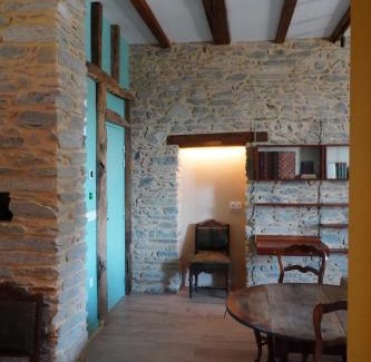 Saint-Yrieix-la-Perche Apartment | Cornanure - Characterful Studio in the Heart of the Medieval Town
