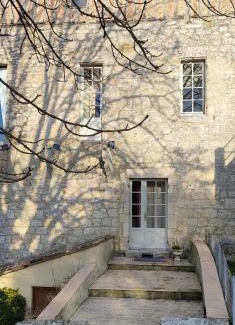 Issigeac House | Cornemuse Cottage Une maison entière de 100 m2 avec cuisine, séjour et jardin au centre d'Issigeac