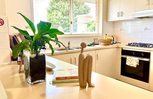 Dandenong Cottage | Corner Cottage