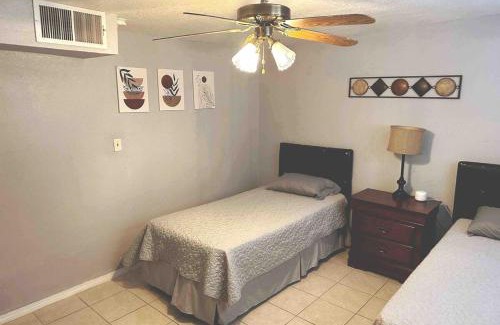 El Paso Apartment | Corner Gem Near Yarbrough Zaragoza I10 unit 1