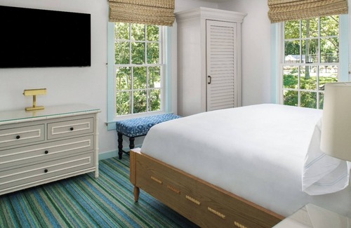 Shelter Island Heights Hotel | Corner Preferred Room | The Pridwin Hotel and Cottages