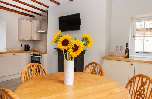 North Dalton Cottage | Corner View