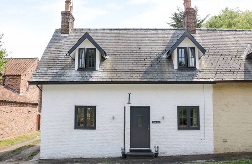 North Dalton Cottage | Corner View