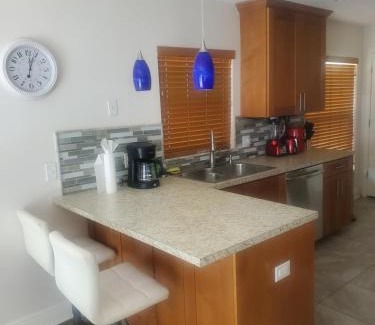 Bearss Plaza House | Corner villa