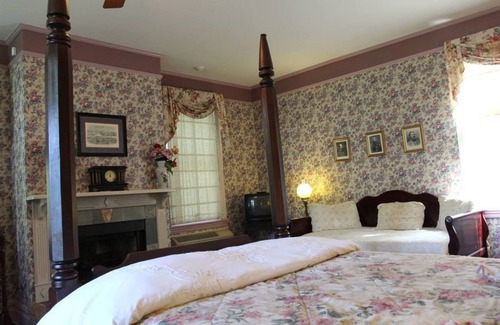 Vicksburg Bed & Breakfast | Corners Mansion Inn - A Bed & Breakfast
