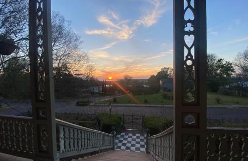 Vicksburg Bed & Breakfast | Corners Mansion Inn - A Bed and Breakfast