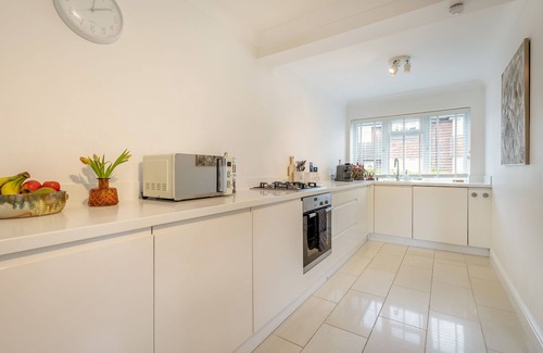 Canterbury House | Cornerways by Bloom Stays - family home in City centre, ideal for exploring Canterbury