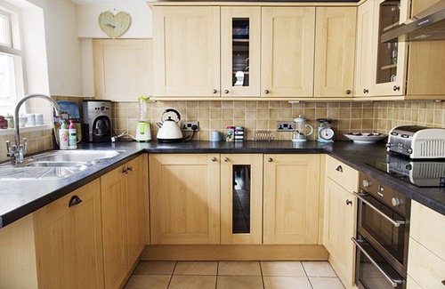 St Ives House | Cornish Pearl. Spacious three bedroom cottage 400 yards to the beach inc parking
