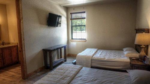 Concan House | Corona Del Rio