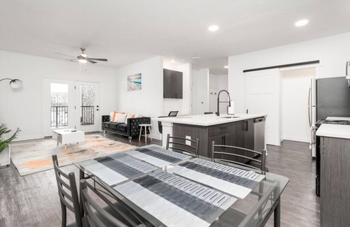 Whitestown Apartment | Corporate Housing by MGM