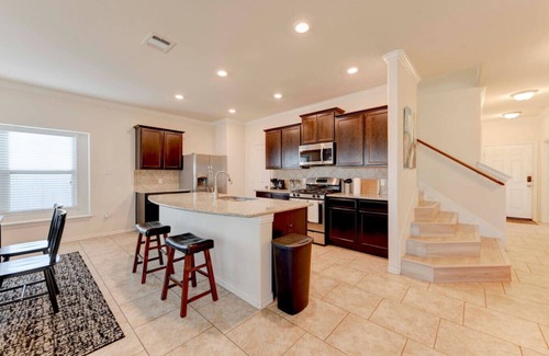 Austin House | Corporate Housing Easton Austin