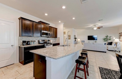 Austin House | Corporate Housing Easton Austin