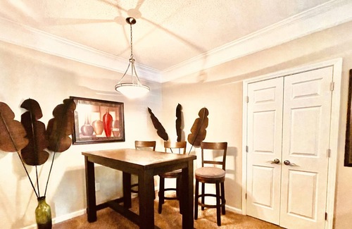 Suwanee Apartment | Corporate / Leisure / Staycation / Home Away from Home /