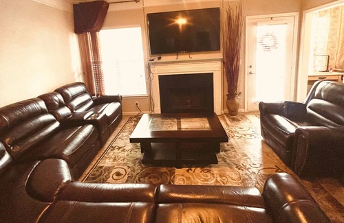 Suwanee Apartment | Corporate / Leisure / Staycation / Home Away from Home /