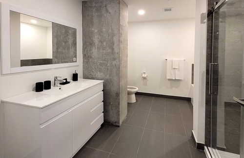 Fabreville Apartment | Corporate Stays | Le James | Brand-New 1BR!