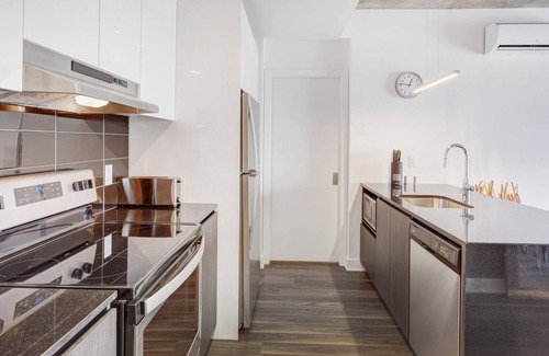 Brossard Apartment | Corporate Stays | Lumeo | Modern and bright 2BR