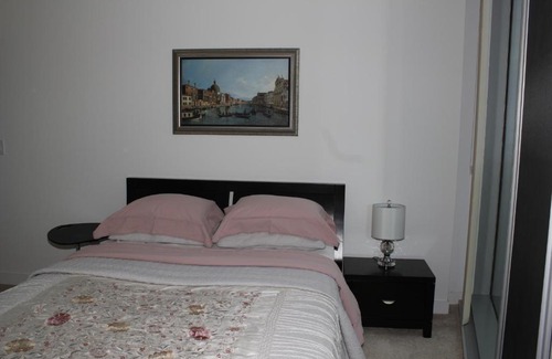 Toronto Entertainment District Apartment | Corporate suite