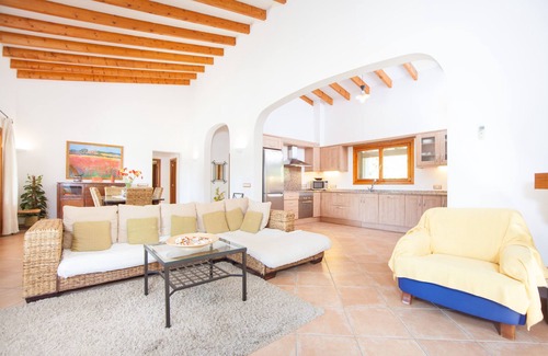 Sa Pobla Villa | CORREFOC - Beautiful villa with private pool in quiet residential area. Free WiFi