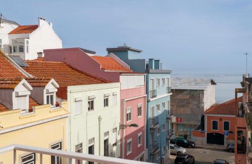 Santa Engracia Apartment | Cortes Apartment in Lisbon Historic Neighborhood