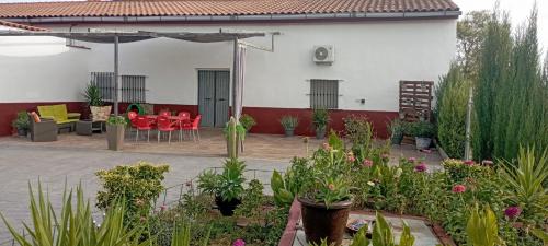 Puebla de Sancho Perez Apartment | Cortijo El Pajaroto
