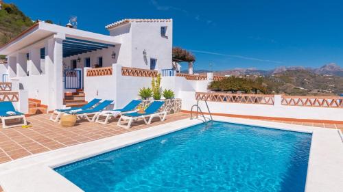Torrox House | Cortijo Raíces Jurado Torrox by Ruralidays